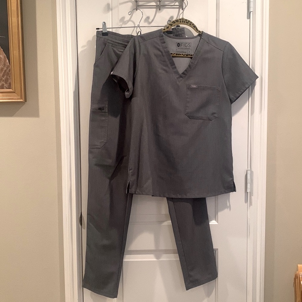 FIGS Grey Scrubs Set Size S with Turquoise Drawstring